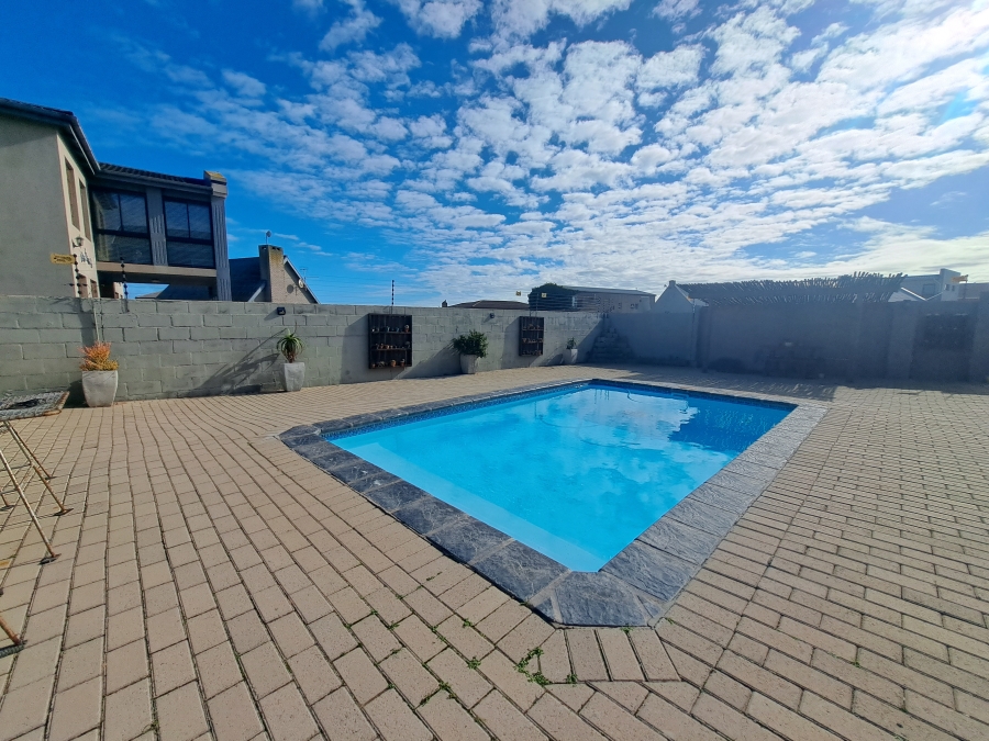 3 Bedroom Property for Sale in Myburgh Park Western Cape